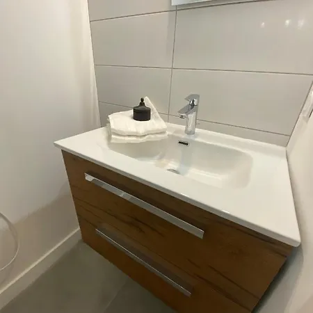 Apartment Five And Josse