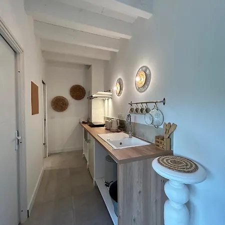 Five And Apartment *