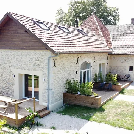 Five And Apartment *