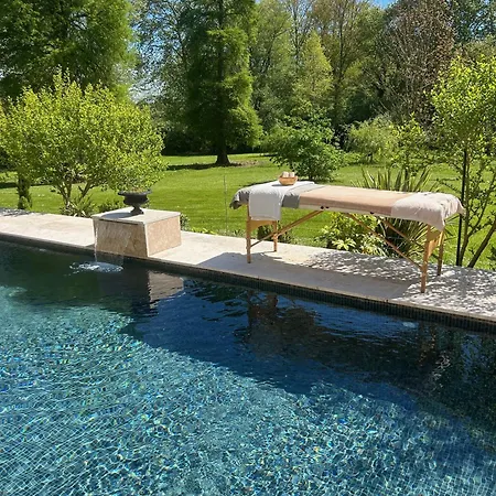 Five And Apartment Josse